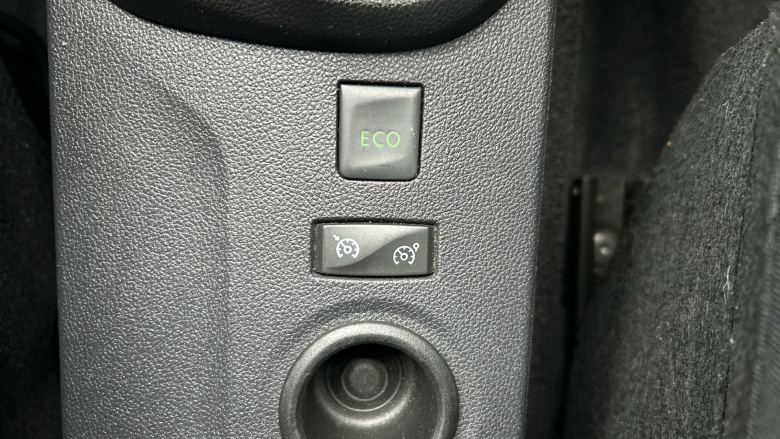 Renault Captur 0.9 TCE 90 Play 5dr Petrol Hatchback